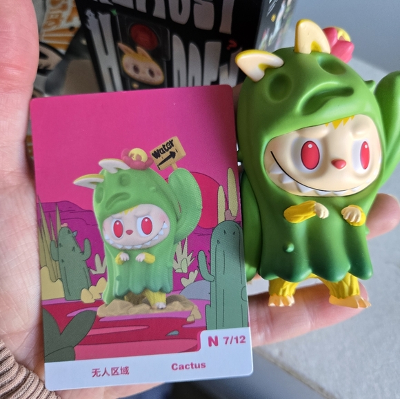 Labubu Almost Hidden Cactus Figure Popmart - Picture 1 of 2
